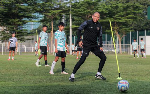 HLV Indonesia không chịu áp lực, yêu cầu học trò hạn chế mạng xã hội trước khi gặp U19 Việt Nam