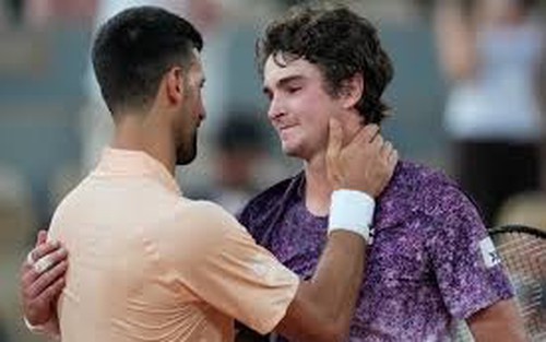 Tay vợt 19 tuổi loại Djokovic khỏi Pháp mở rộng 2026