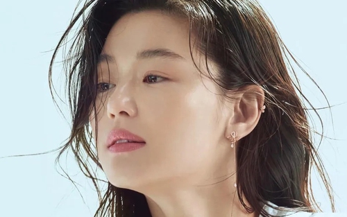 Jun Ji Hyun: "Tôi muốn sống với những vai diễn của hiện tại"