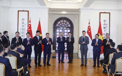 Tổng Bí thư, Chủ tịch nước Tô Lâm và Thủ tướng Singapore chứng kiến lễ trao văn kiện hợp tác giữa hai nước