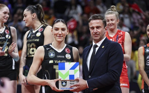 Tin nóng thể thao sáng 4/5: Siêu sao bóng chuyền được vinh danh khi vô địch CEV Champions League 