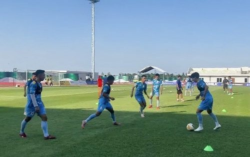U19 Việt Nam tăng tốc trước trận gặp Timor Leste, HLV Yutaka Ikeuchi dự họp báo