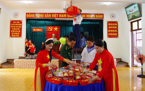 Rộn ràng Tết Thiếu nhi ở Trường Sa