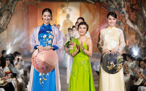 NTK Thanh Thúy kể câu chuyện ký ức qua BST áo dài "Sương mai"