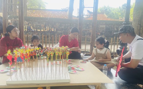“Một ngày rong chơi” tại Văn Miếu - Quốc Tử Giám dịp 1/6