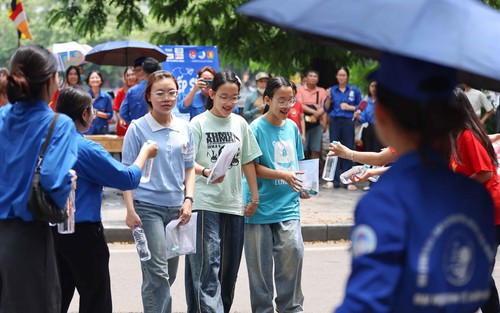 Thời tiết ngày thi thứ 2 kì thi vào lớp 10: Hà Nội nắng nóng 35 độ C