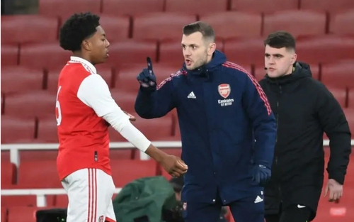 Cựu danh thủ Arsenal khuyên HLV Mikel Arteta tung "vũ khí bí mật" trước PSG