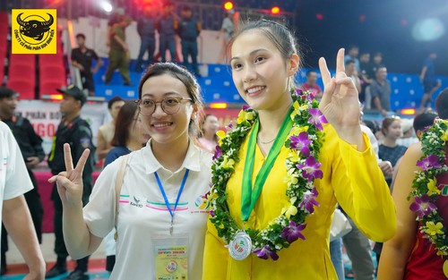 Tin nóng thể thao tối 31/5: Hot girl bóng chuyền Việt Nam được truyền thông Trung Quốc khen ngợi
