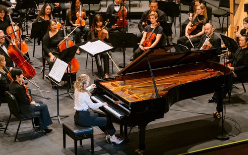 Có một Ravel khác qua tiếng đàn của Lise de la Salle