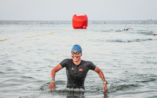 "Tiểu tiên cá" Ánh Viên chinh phục thử thách khắc nghiệt tại IRONMAN 70.3 Đà Nẵng 2026