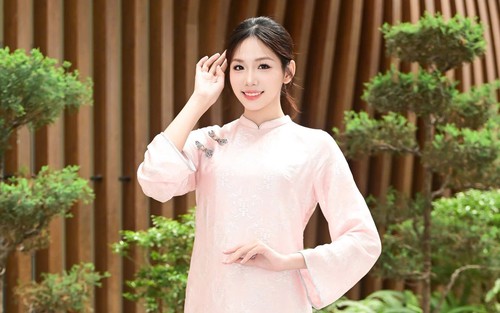 Hoa hậu Nguyễn Trần Hà Linh vừa ôn thi đại học vừa chuẩn bị chinh chiến quốc tế