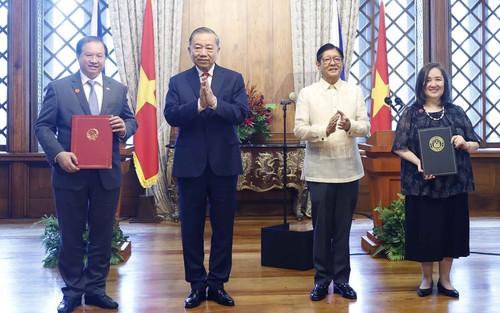 TUYÊN BỐ CHUNG VỀ QUAN HỆ ĐỐI TÁC CHIẾN LƯỢC TĂNG CƯỜNG GIỮA CỘNG HÒA PHILIPPINES VÀ CỘNG HÒA XÃ HỘI CHỦ NGHĨA VIỆT NAM