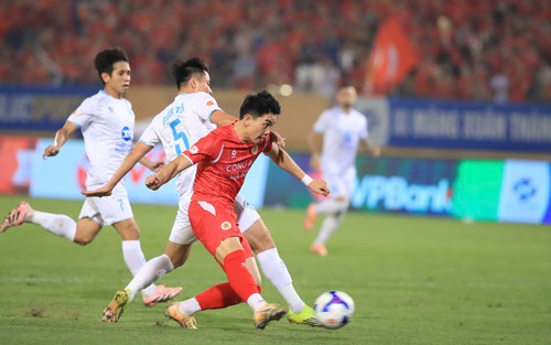 Hai đội bóng, một câu chuyện tại V-League