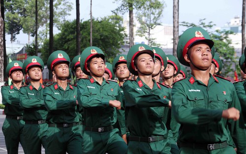 Dấu mốc trưởng thành của chiến sĩ mới Thành phố mang tên Bác