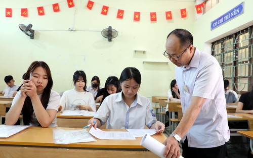 Hơn 1,2 triệu thí sinh bước vào ngày thi đầu tiên kỳ tốt nghiệp THPT 2026 với hai môn bắt buộc Ngữ văn - Toán
