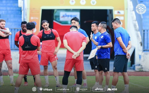 PVF-CAND quyết tâm trụ lại V-League