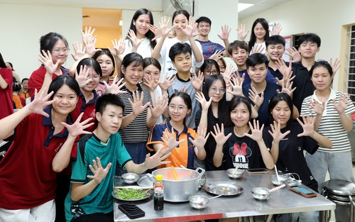 Tiếp sức thí sinh vùng khó thi tốt nghiệp Trung học Phổ thông
