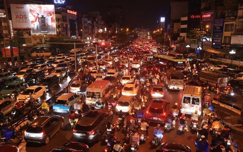 Hà Nội đề xuất hạn chế phương tiện cá nhân, thu phí giảm ùn tắc giao thông