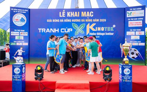 Quả bóng vàng Việt Nam Thùy Trang 'thắp lửa' cho bóng đá quê hương