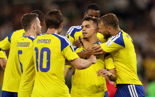 World Cup 2026: Ghi bàn vào lưới đội tuyển quê hương của cha, cầu thủ Thụy Điển không ăn mừng