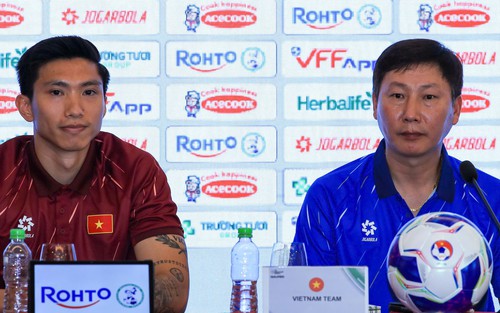 Văn Hậu và cuộc cạnh tranh vị trí ở đội tuyển Việt Nam