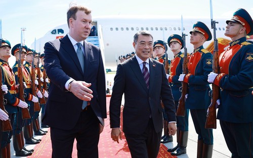 Thủ tướng bắt đầu chuyến tham dự Hội nghị Cấp cao Kỷ niệm 35 năm quan hệ ASEAN-Nga