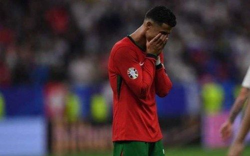 Tin nóng thể thao sáng 18/06: Ronaldo lập hat-trick 3 không, CĐV Anh "trèo rào" xem World Cup