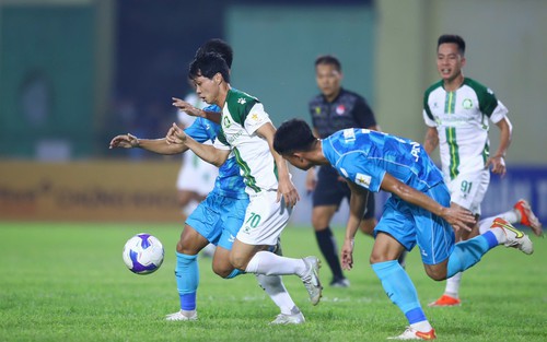Chuyển nhượng V-League sôi động giữa mùa World Cup