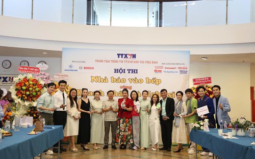 Khi “ngòi bút” bén duyên cùng “sân khấu” và “thương trường” nơi gian bếp 