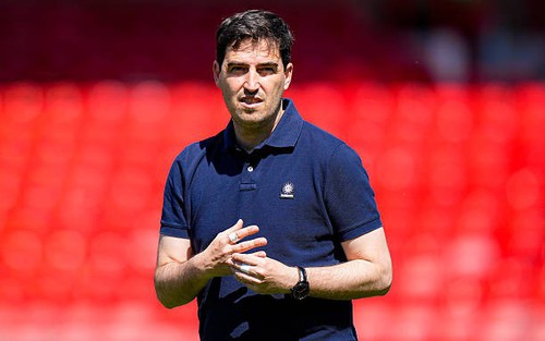 Liverpool đạt thỏa thuận với HLV Andoni Iraola