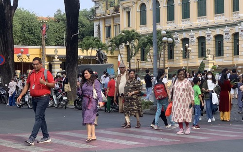 TP. HCM xử lý nạn "chăn dắt" trẻ em xin ăn, chèo kéo khách du lịch