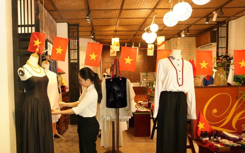 Hành trình khôi phục chuỗi tơ tằm, xây dựng thương hiệu Lụa Hoa Lư