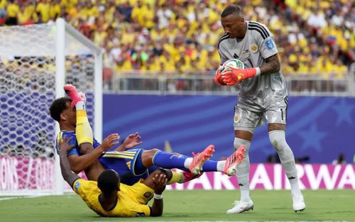 Thủ môn xuất thần, Curacao giành điểm lịch sử đầu tiên tại World Cup