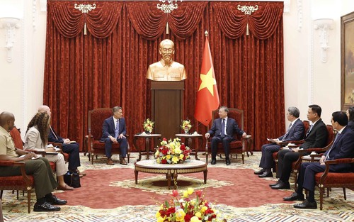 Tổng Bí thư, Chủ tịch nước tiếp Quyền Bộ trưởng Hải quân Hoa Kỳ