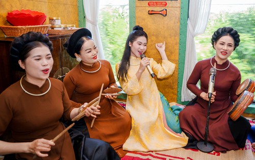 Hà Myo và cuộc gặp gỡ bất ngờ với Xẩm trên chuyến tàu Hà Nội 5 cửa ô