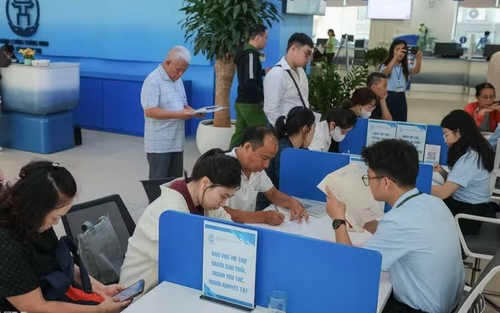 Sau phản ánh của người dân, Hà Nội chấn chỉnh tác phong thực thi công vụ tại Điểm phục vụ hành chính công