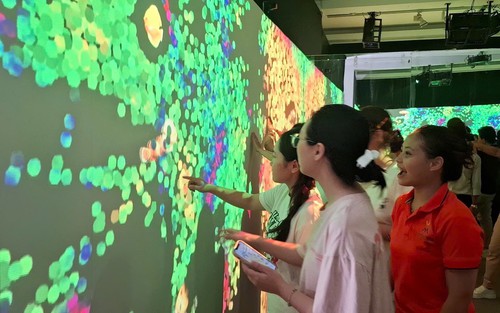 Triển lãm đa giác quan "Giao thời” - khám phá những giá trị văn hóa Việt Nam