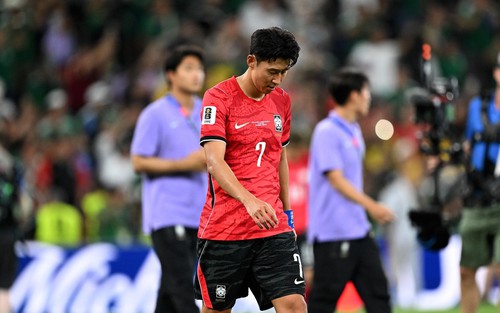 World Cup trên sân nhà: Thấy đỏ đừng tưởng... chín!
