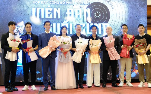 Đạo diễn Đinh Tuấn Vũ đưa chuyện sau ánh hào quang của xạ thủ Hoàng Xuân Vinh lên màn ảnh