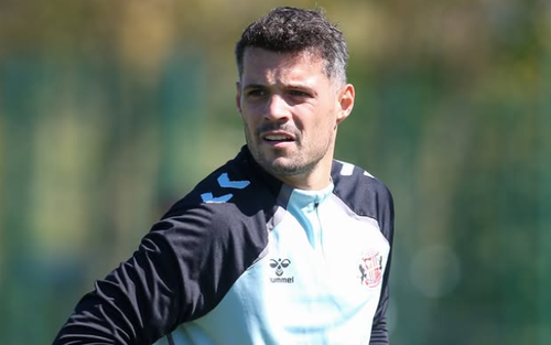 Chelsea bị Sunderland chỉ trích vì đưa ra 'đề nghị xúc phạm' khi hỏi mua Xhaka