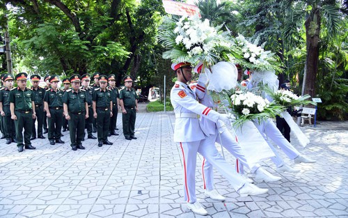 Kiểm tra, động viên lực lượng làm nhiệm vụ tại Công viên Lê Thị Riêng