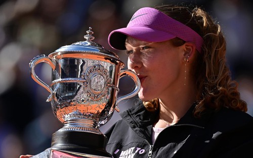 Mirra Andreeva đi vào lịch sử Roland Garros