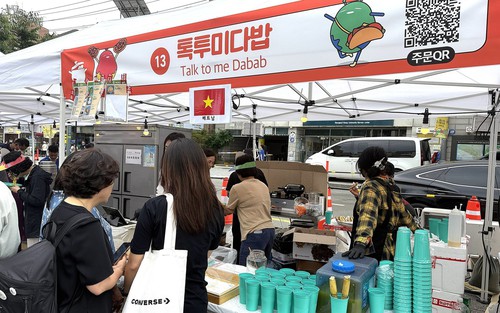 Gian hàng Việt Nam thu hút du khách tại Lễ hội Ẩm thực Thế giới ở Seoul