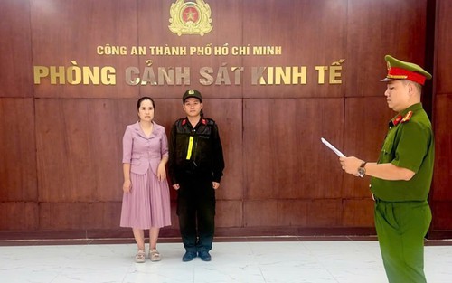 Chủ thương hiệu "Vải áo dài Đất Lành" bị khởi tố vì xâm phạm quyền tác giả của NTK Đỗ Trịnh Hoài Nam
