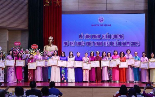 Tôn vinh những đóng góp to lớn của đội ngũ nữ trí thức Việt Nam