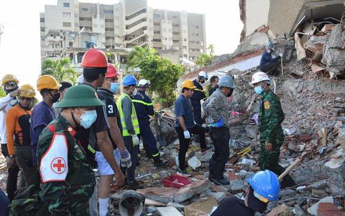 Không quản nắng mưa, đoàn Việt Nam tích cực tìm kiếm nạn nhân động đất tại Venezuela