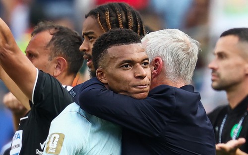 Haaland nói đúng 13 từ khi Mbappe chờ quá lâu để đá 11m, HLV Pháp cũng đồng tình