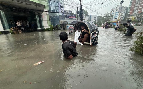 51 người chết, hơn 1 triệu người bị cô lập trong lũ ở Bangladesh