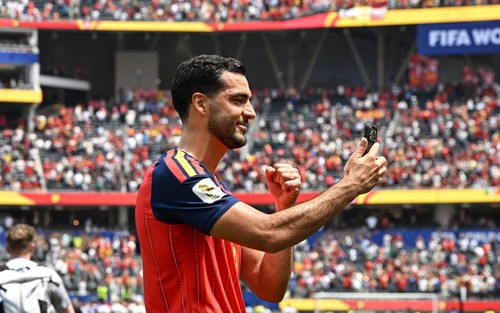 Siêu dự bị của Tây Ban Nha: Mikel Merino biết tuốt