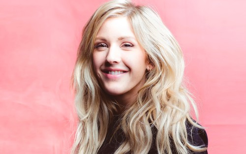 Ellie Goulding tiếp sức lớn lao cho đội tuyển Anh